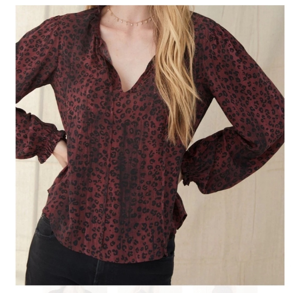 Bella Dahl ruffled neck wildberry leopard print pullover top